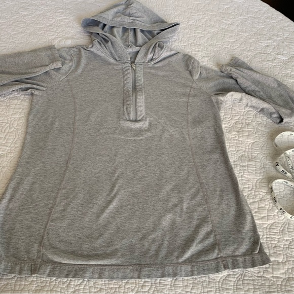 Danskin pull over with hood, athletic wear. - Picture 3 of 6
